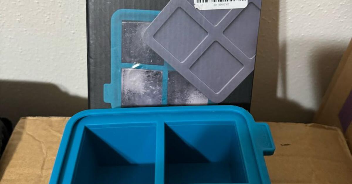 Houdini king cube ice, mold, four extra large ice cube, one new in box ...