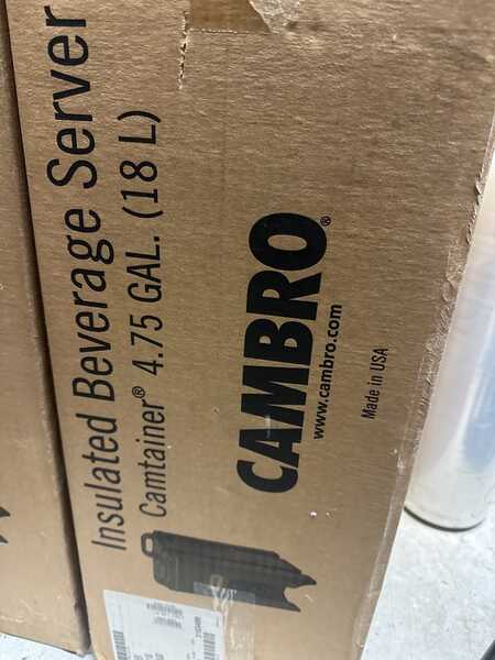 Cambro 500LCD110 Camtainer Black 4.75 Gal. Insulated Beverage Server