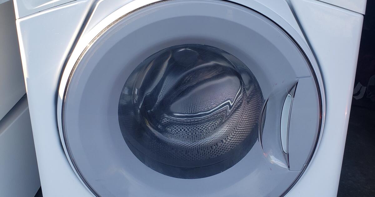 Whirlpool Duet Sport Dryer and 2 Whirlpool Pedestals for 100 in