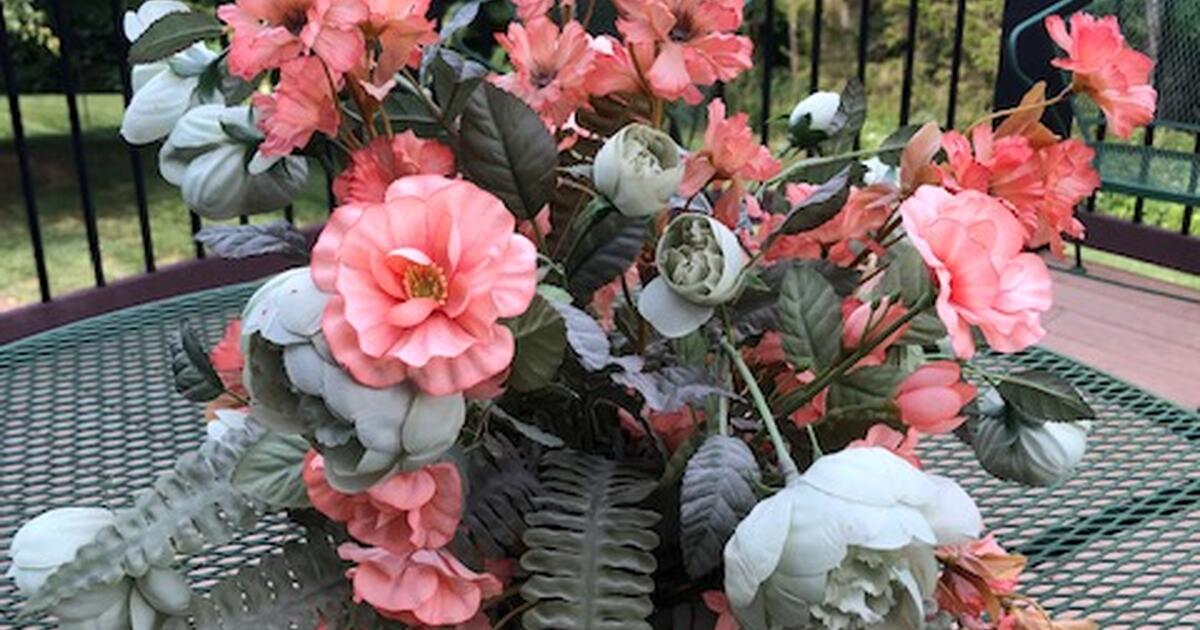 SILK FLOWER ARRANGEMENT for 10 in Louisville, KY For Sale & Free
