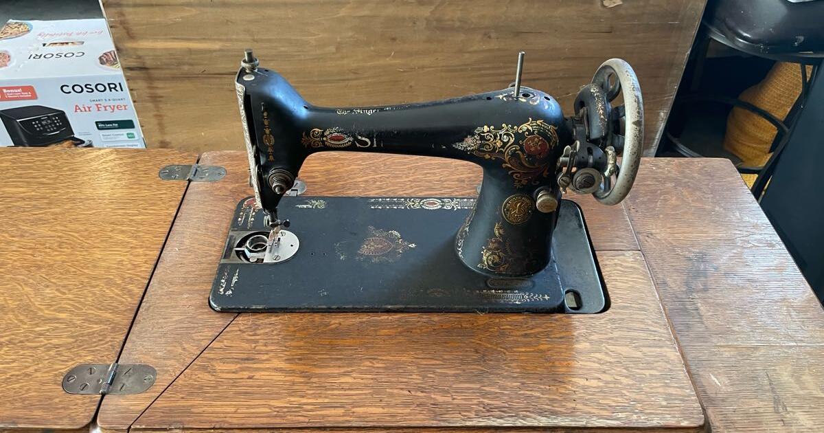 Antique Singer Peddle Sewing Machine for 350 in Chattanooga, TN For Sale & Free — Nextdoor