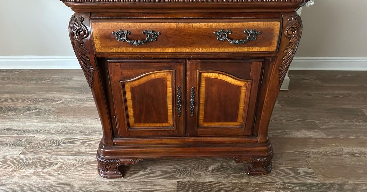 Antique Wooden Cabinet For 50 In Indian Harbour Beach FL For Sale antique-wooden-cabinet-for-50-in-indian-harbour-beach-fl-for-sale