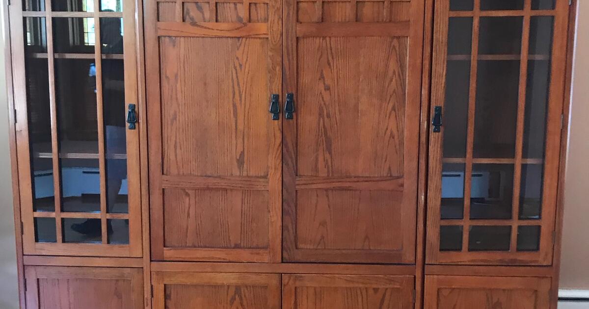 Entertainment Center for Free in Chicago, IL Finds — Nextdoor