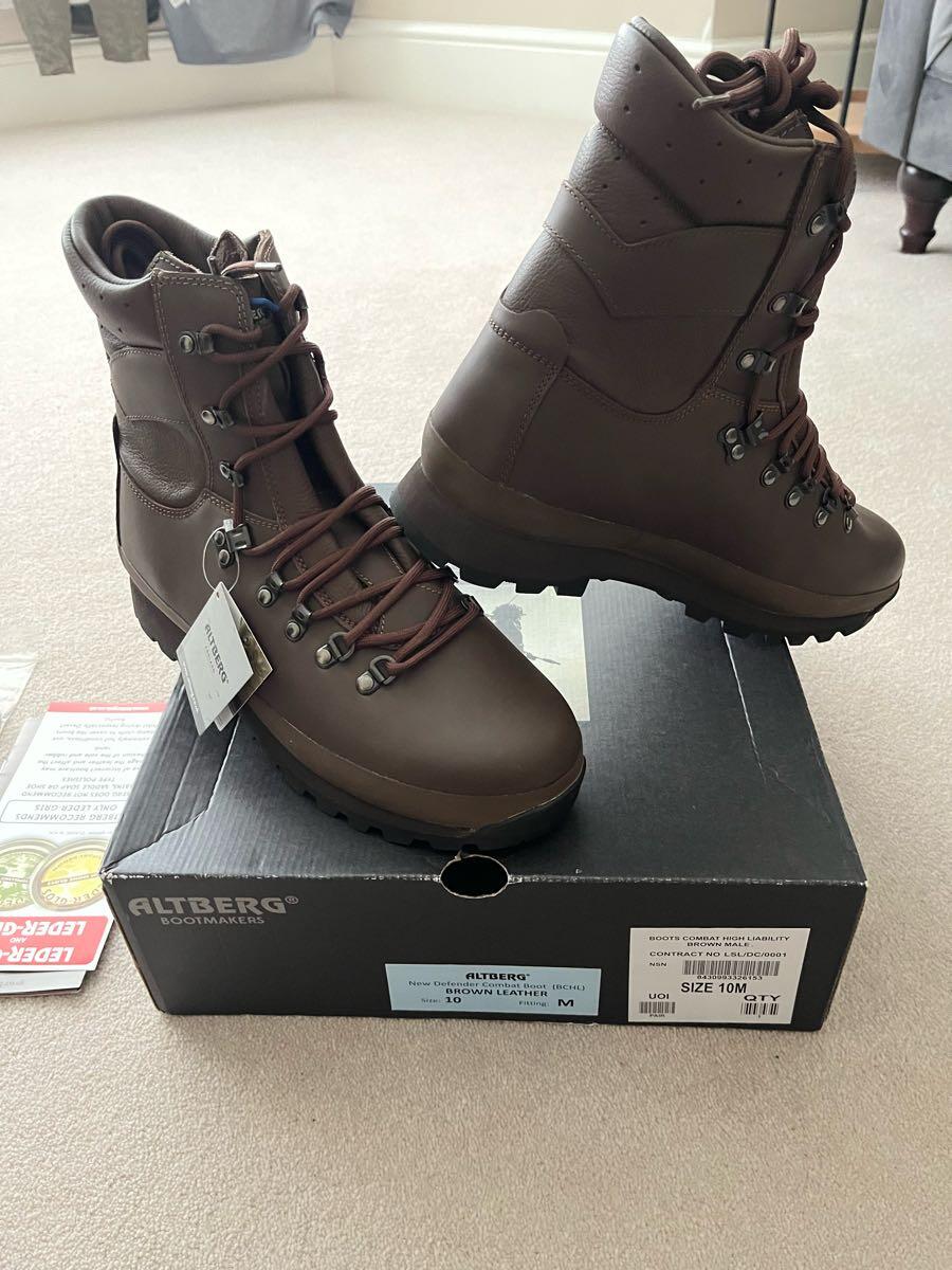 Altberg defender outlet size 10