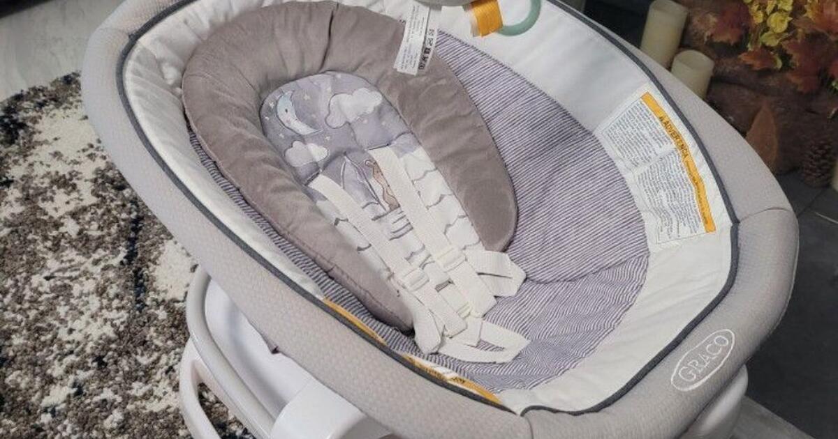 Graco Sense 2 Snooze baby rocker for 65 in Lake Forest, CA For Sale
