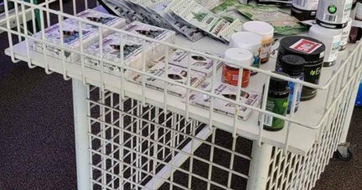 Commercial rolling rack for 75 in East Peoria, IL For Sale & Free — Nextdoor