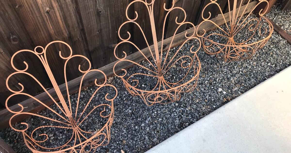 Hanging planters in Santa Rosa, CA Finds — Nextdoor