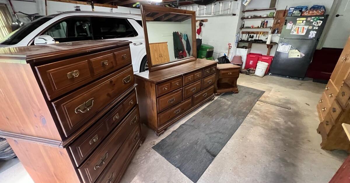 Bedroom furniture for 55 in Square, PA Finds — Nextdoor