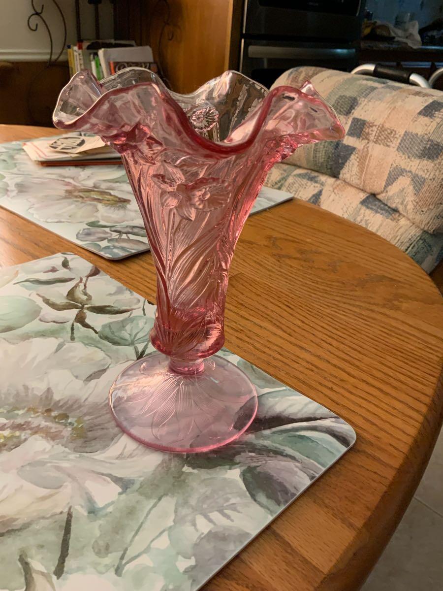 Fenton Art Glass Vase for 25 in Carrollton, TX For Sale & Free
