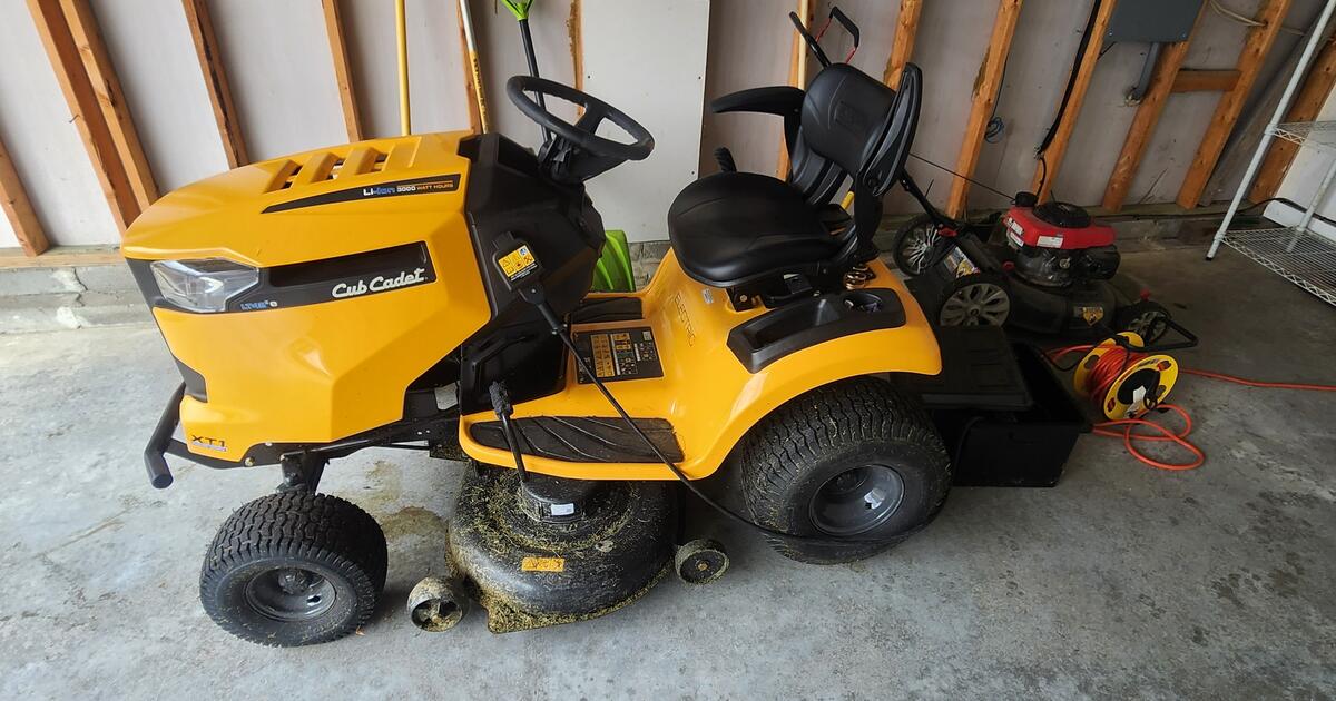 Cub Cadet Xt1 Lt42e Electric Riding Lawn Mower Free Troy Bilt Push Mower W Purchase Of Lt24e