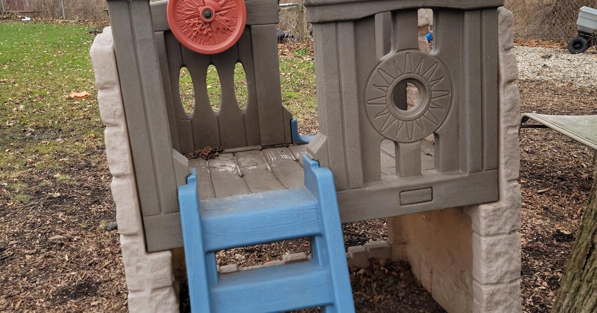 Step 2 Woodland Climber for 100 in Antioch, IL For Sale & Free