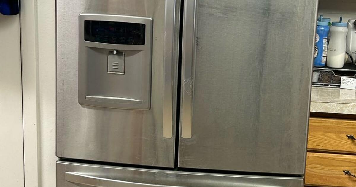 Refrigerator for 900 in Fort Worth, TX Finds — Nextdoor
