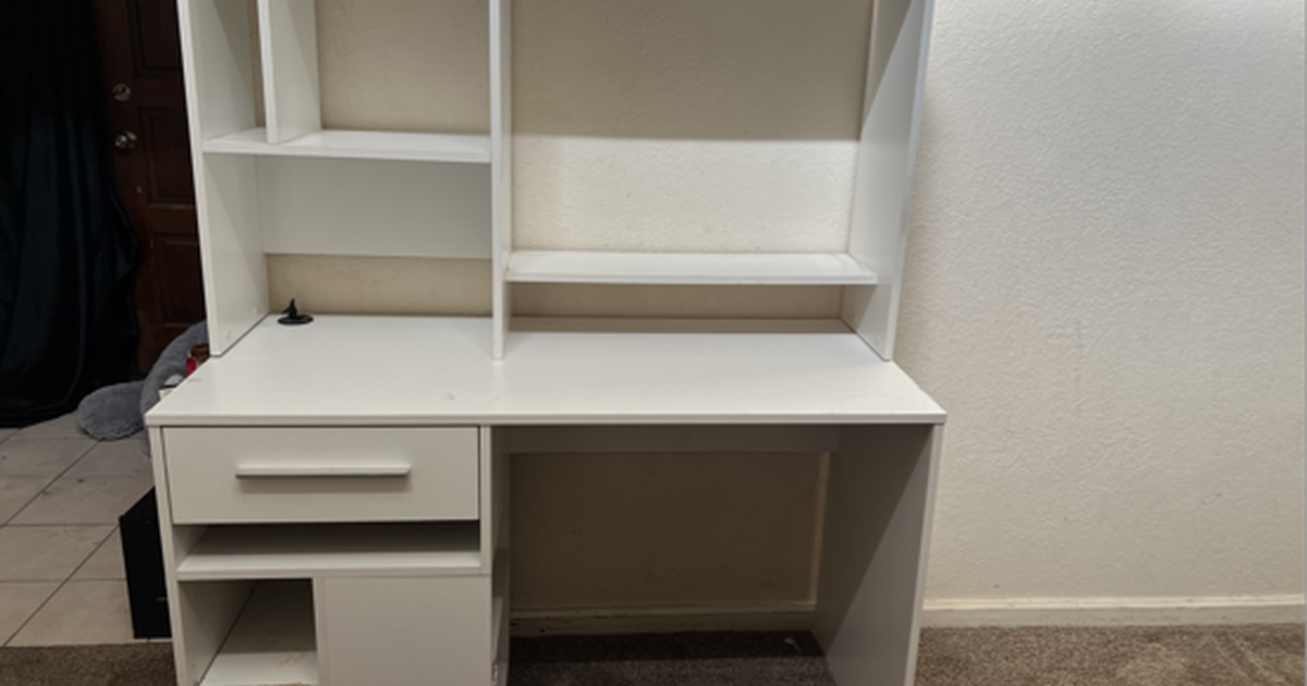 Nice desk for sale for 75 in Bakersfield, CA For Sale & Free — Nextdoor