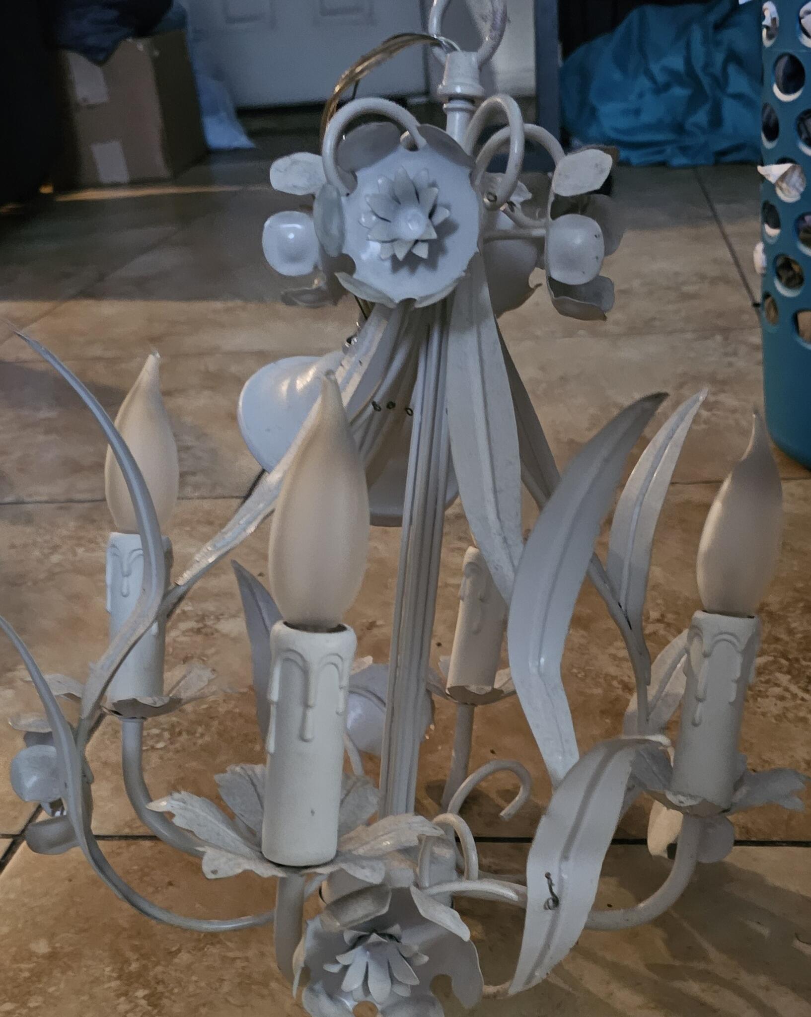 Chandelier for Free in Kissimmee, FL For Sale & Free — Nextdoor