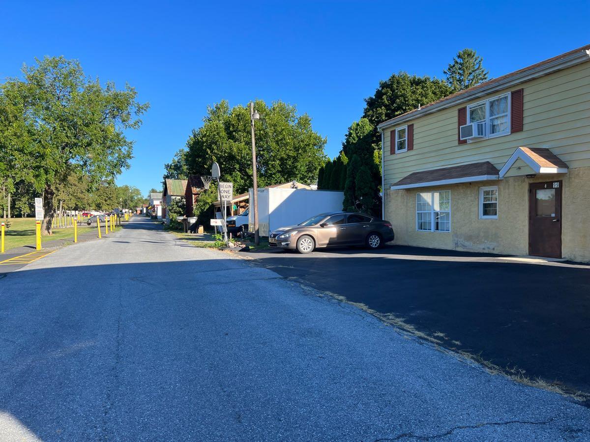 Downstairs apartment for rent one bedroom with office for Free in Oley