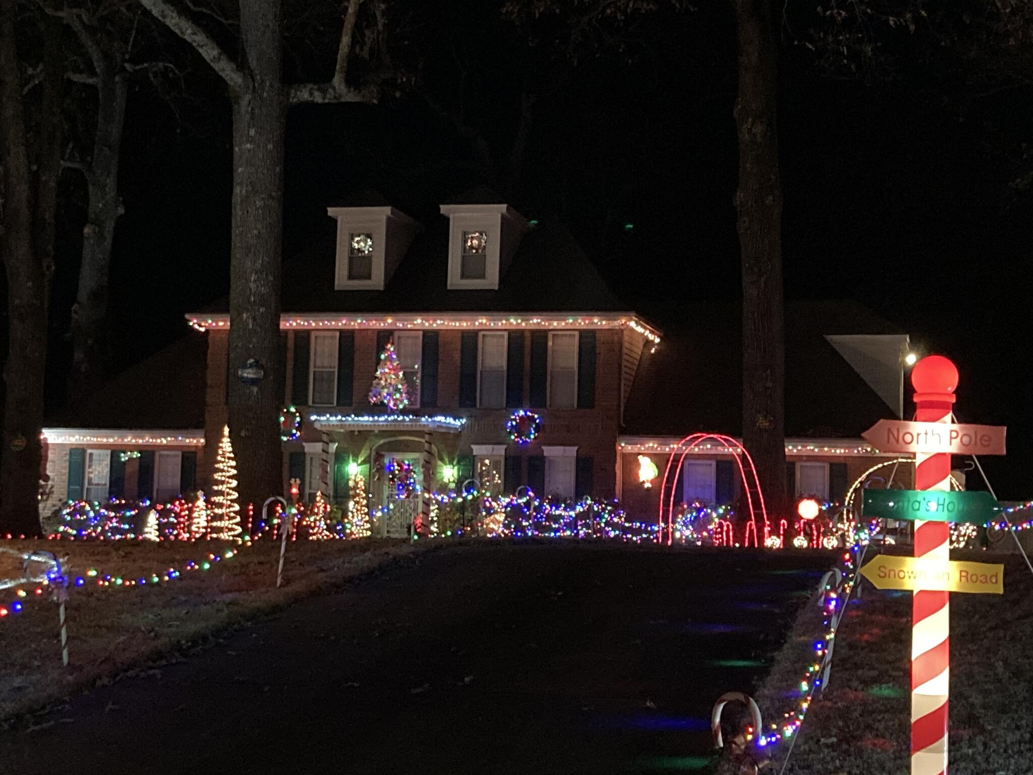 We are excited to announce the 2023 Winners of our Christmas Lighting