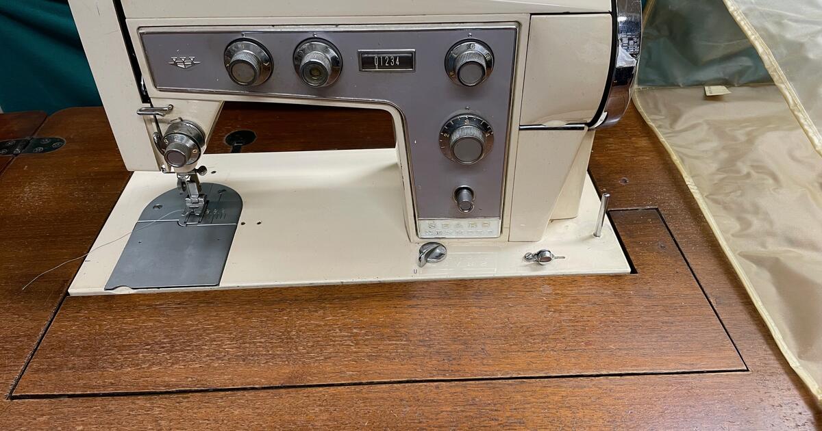 Kenmore 90 Sewing Machine, with & chair for 30 in Renton, WA