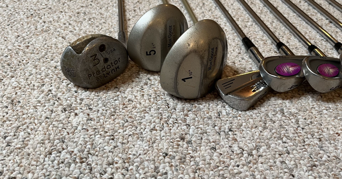Great condition left handed set Cleveland golf set for 250 in Bellaire