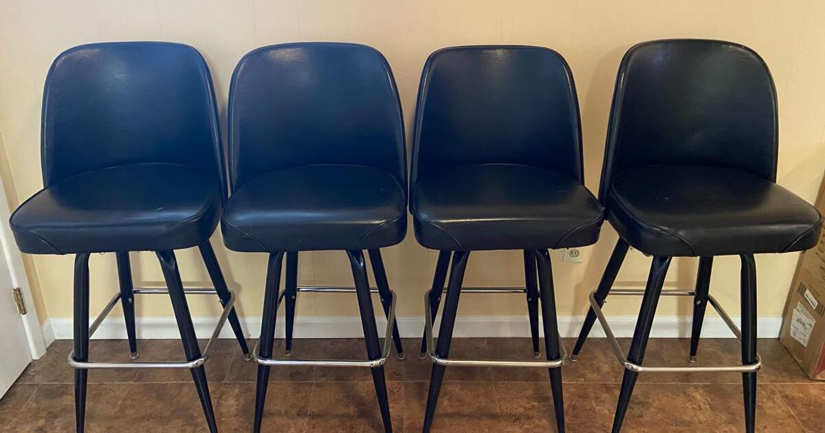 Vintage Swivel Bar Stools (Black) Set of 4 for 100 in Cincinnati, OH
