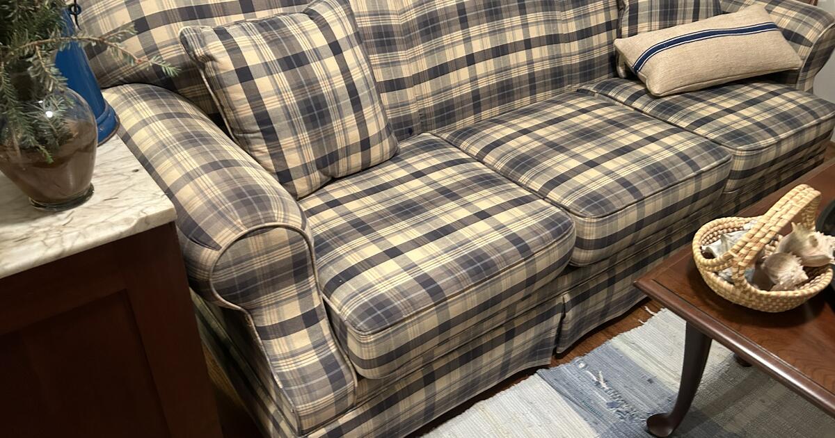 Blue Plaid sofa for Free in Beaufort, SC For Sale & Free — Nextdoor