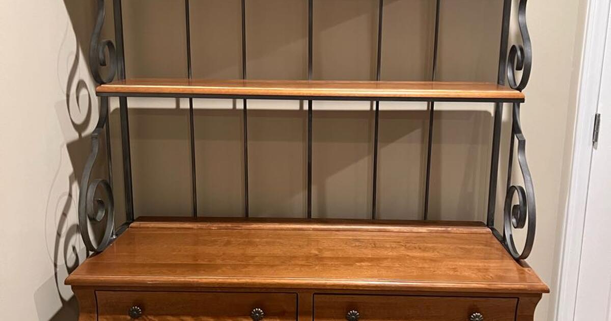 Ethan Allen Bakers Rack for Free in Highlands Ranch, CO For Sale