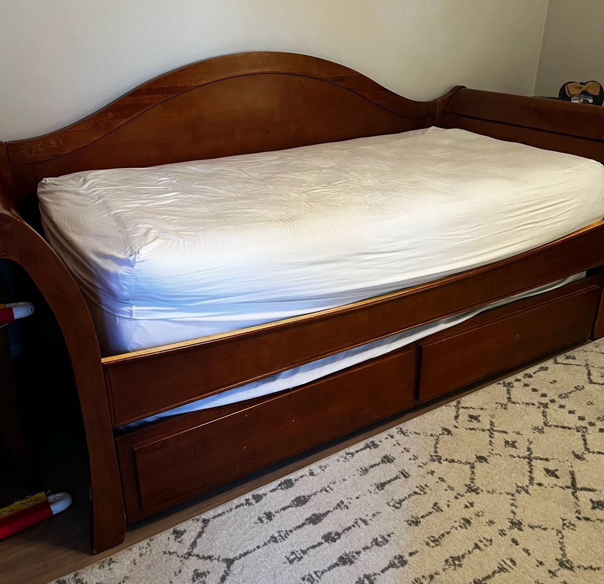 Solid Wood daybed with trundle + two twin mattresses for 400 in