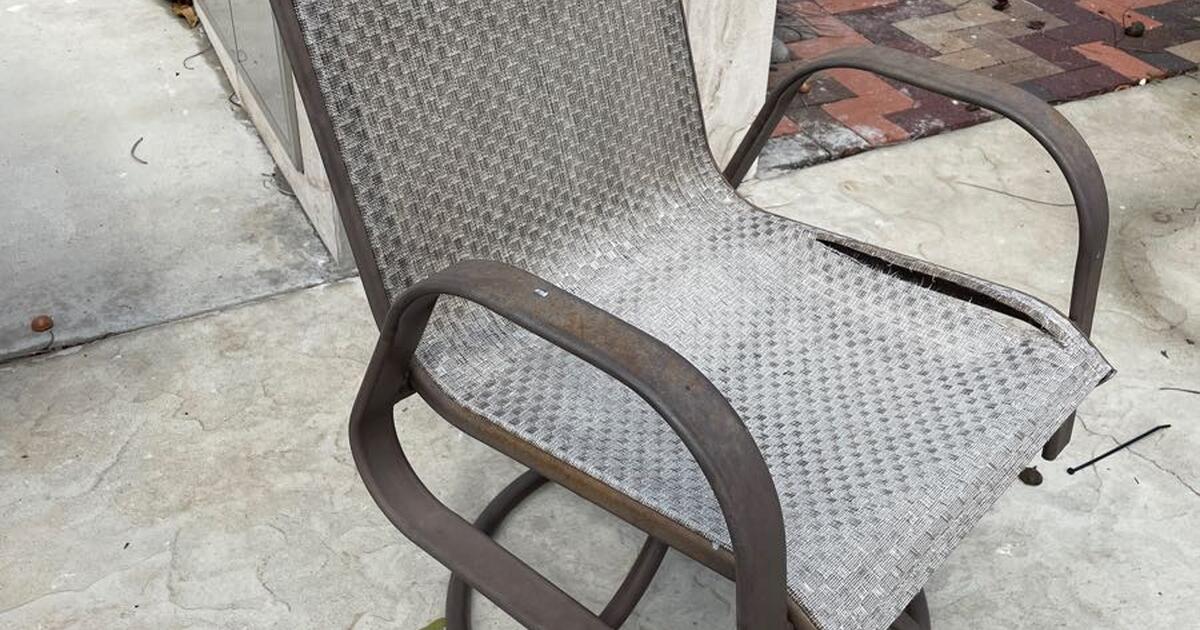 Set of 6 Patio chairs for Free in San Diego, CA For Sale & Free