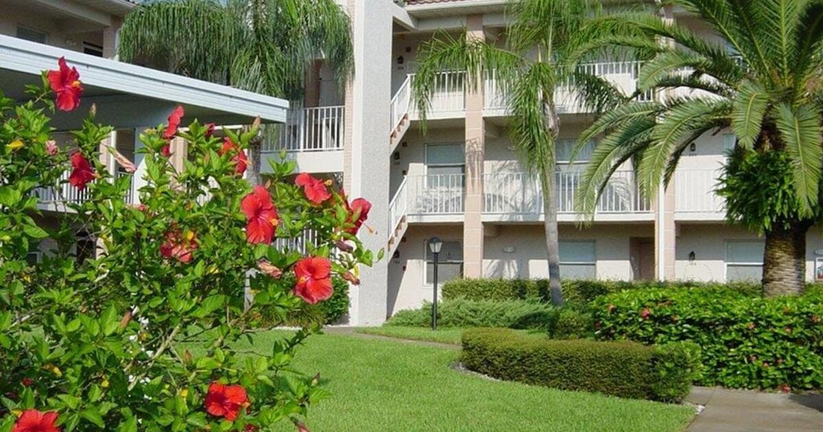 Condo at Tara Golf & Country Club for 2000 in Bradenton, FL For Sale