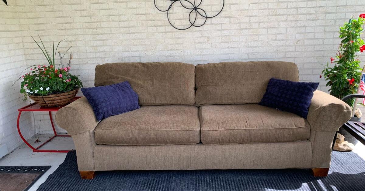 Free Couch for Free in Naperville, IL Finds — Nextdoor