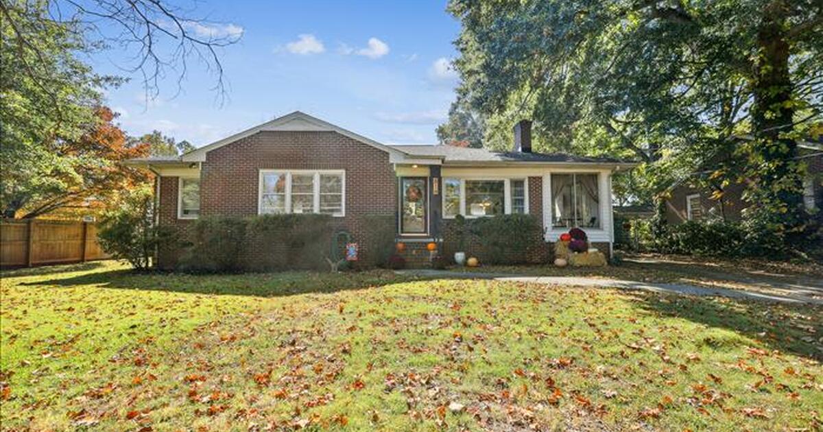 NEW LISTING 814 Colonial Drive, Rock Hill, SC 29730 for 245000 in Fort