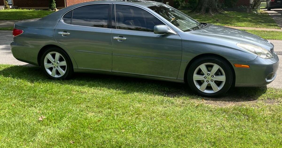 2005 Lexus selling for 2300 for 2300 in Louisville, KY For Sale