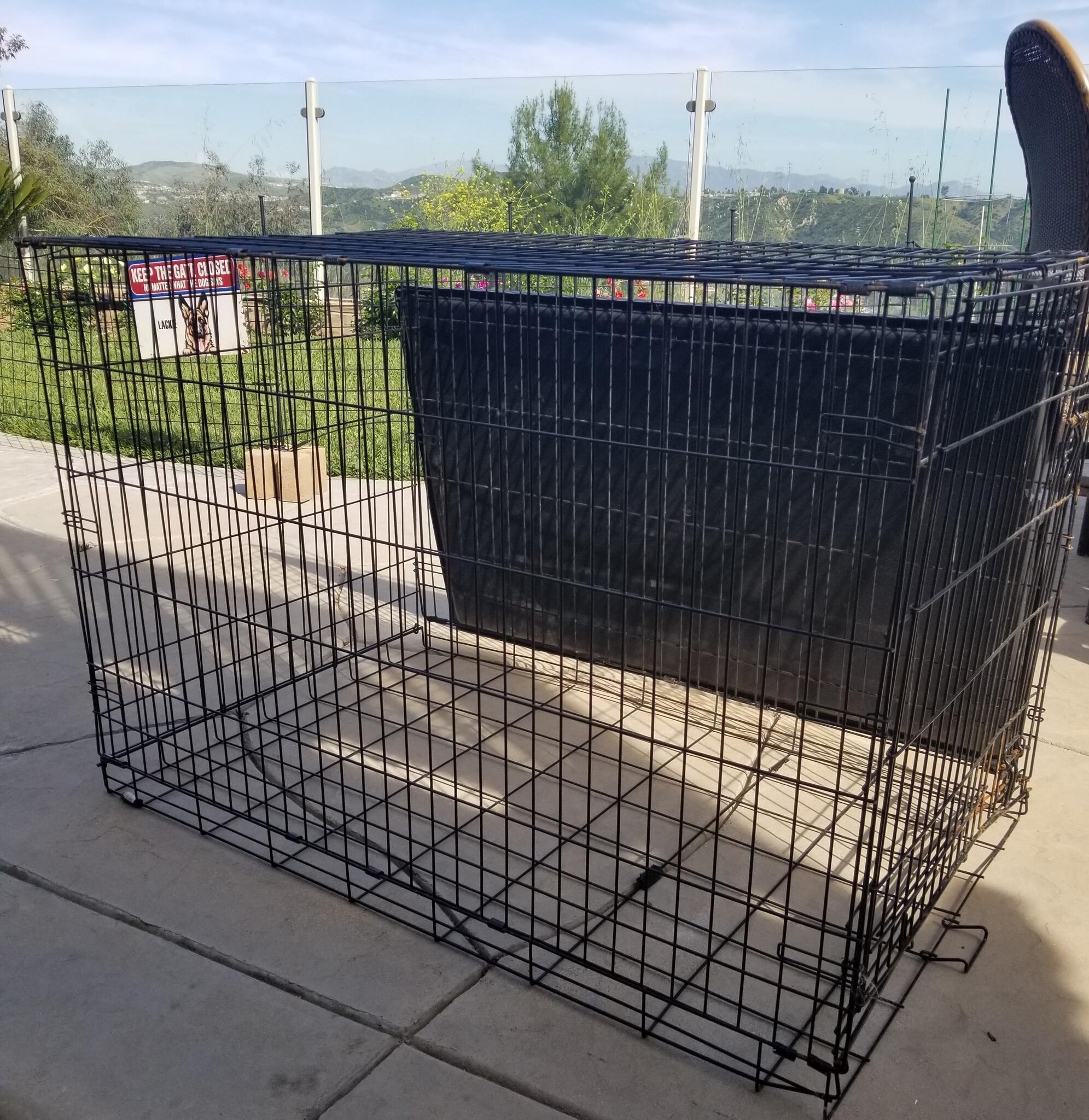 Extra Large Kennel for Free in Santa Clarita, CA For Sale & Free
