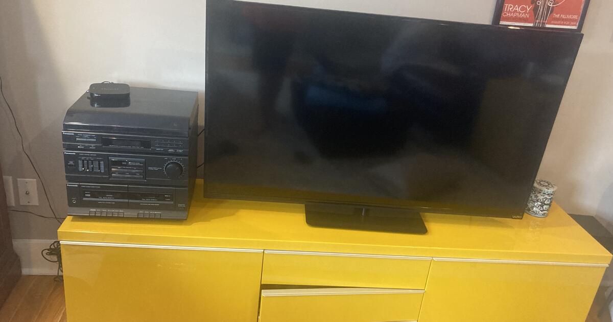 IKEA High Gloss Mustard Yellow TV Stand and Media Storage for 150 in Nashville, TN Finds