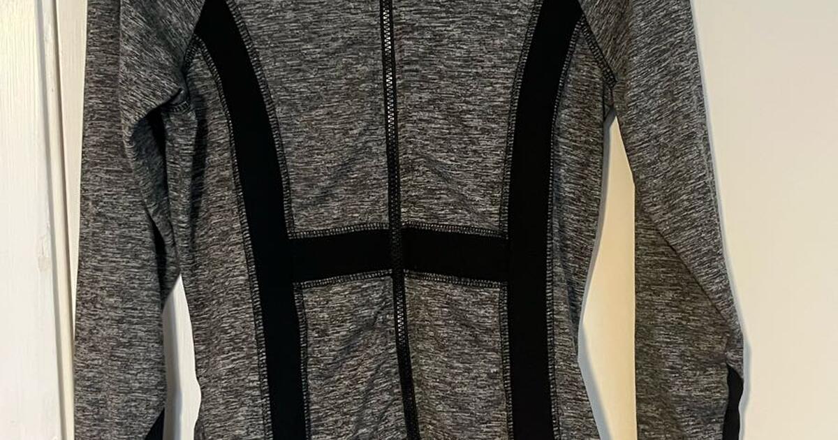 Gray zip up hoodie for 3 in san antonio tx for sale free nextdoor