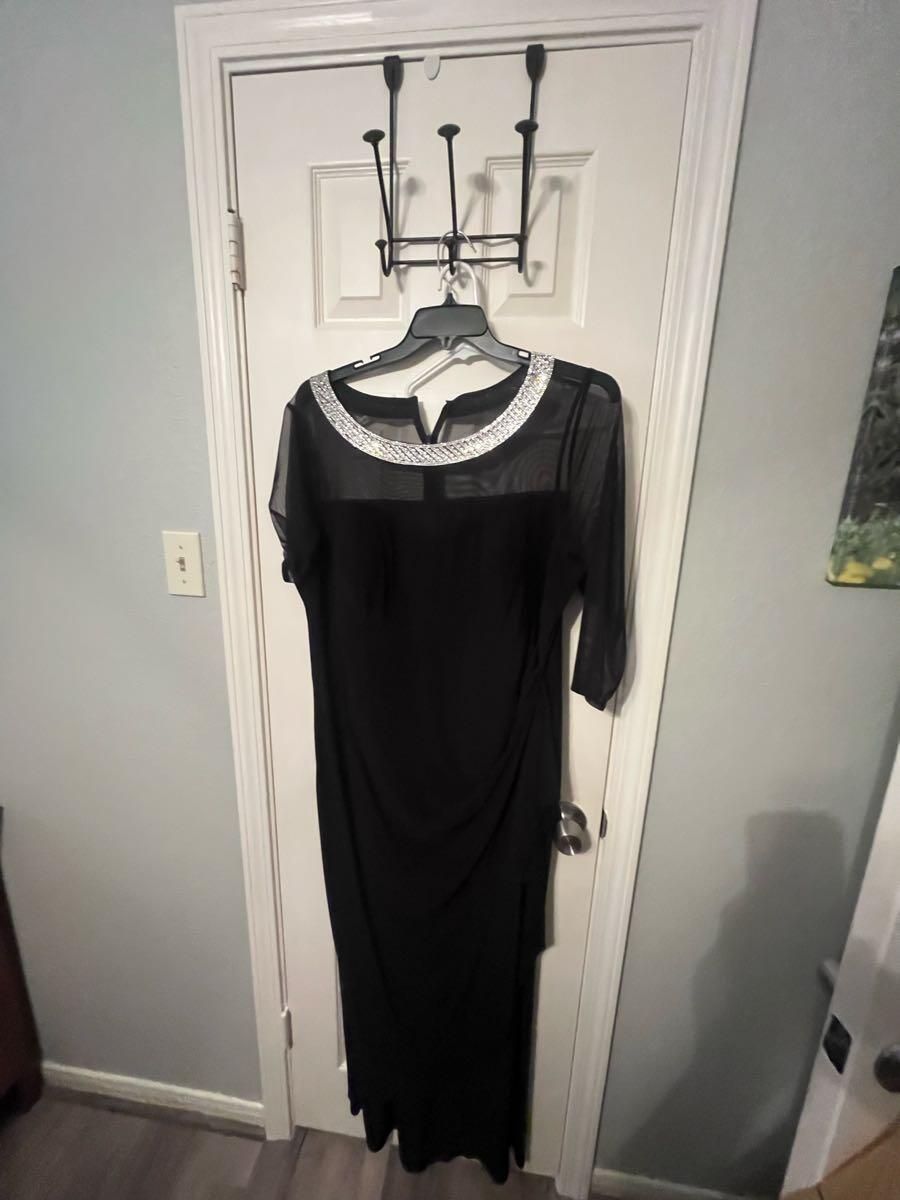 Formal Black Dress For $30 In Katy, TX | For Sale & Free  Nextdoor
