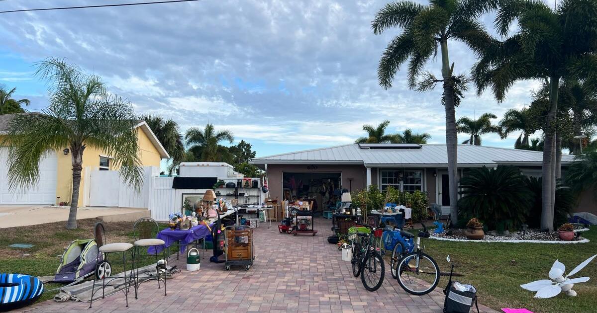 Yard/garage sale Saturday today for Free in Punta Gorda, FL For Sale