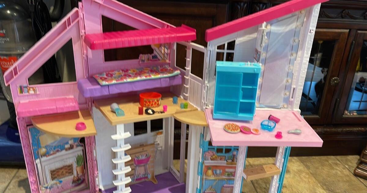 House Barbie Dream Big with accessories and many toys and games for $26 ...