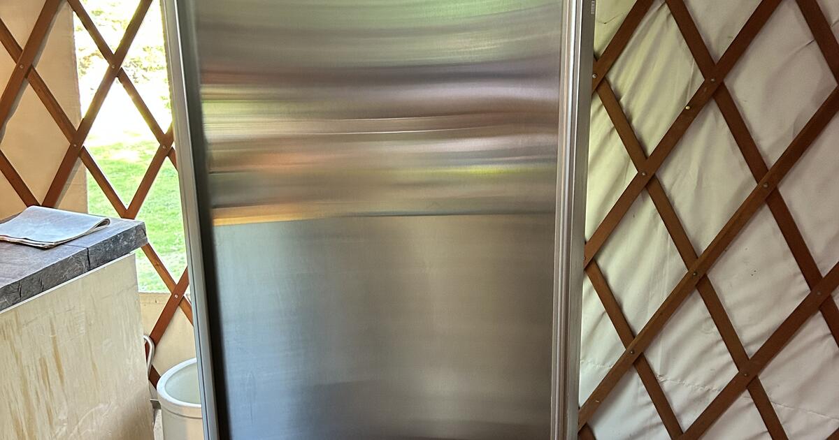 Sub Zero 611 refrigerator for 400 in Port Ludlow, WA For Sale & Free