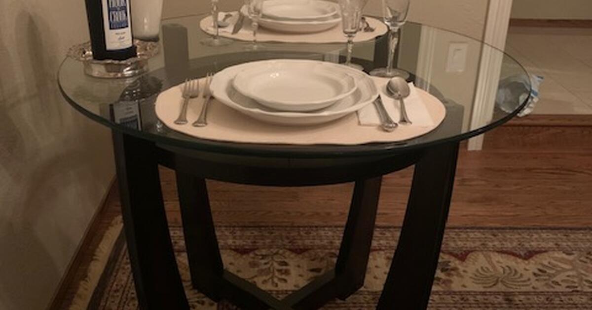 Round Glass Table for 2 or a Cozy 4 for 30 in Benicia, CA Finds