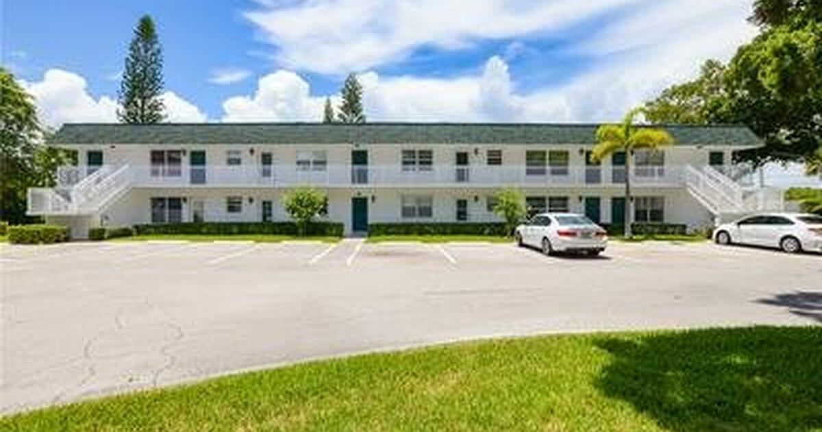 Condo For Sale Vista Harbor, 2800 Indian River Blvd, Unit R4, Vero