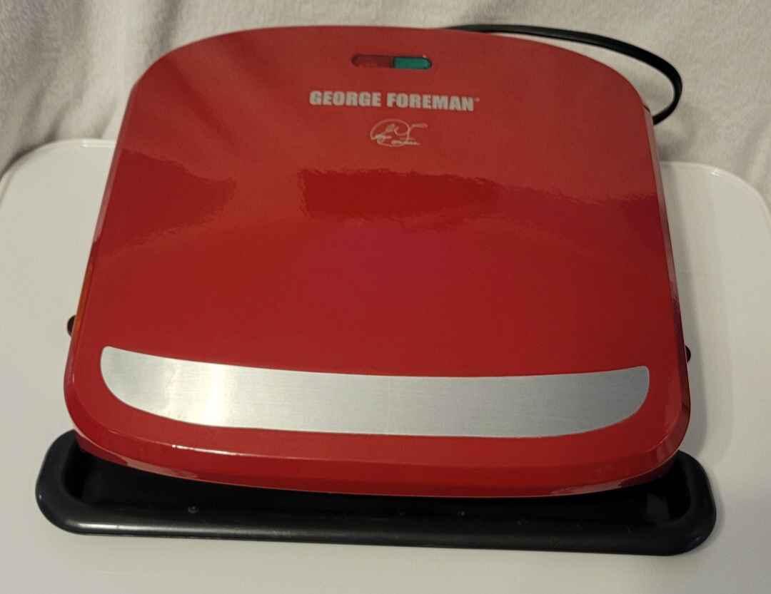 George Foreman 4-Serving Removable Plate Grill and Panini Press Red Grp360r