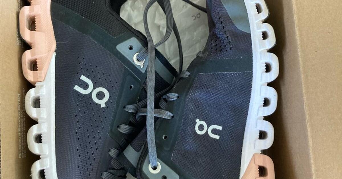 Tennis shoes for 80 in Baton Rouge, LA For Sale & Free — Nextdoor