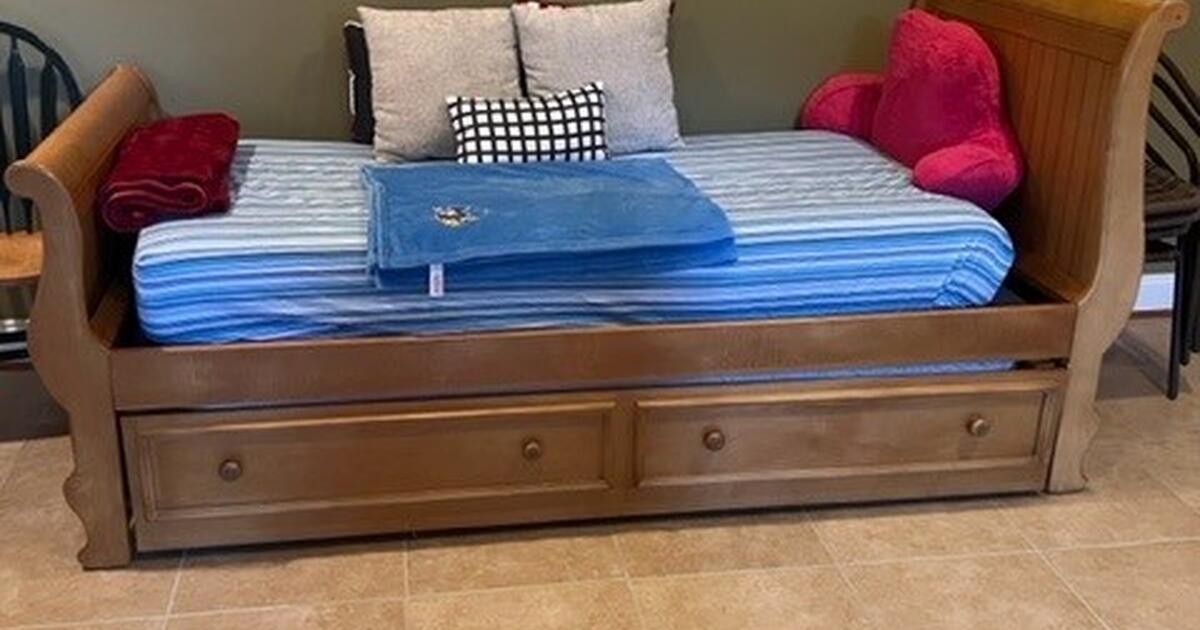 Furniture for sale for 1 in Gaithersburg, MD For Sale & Free — Nextdoor