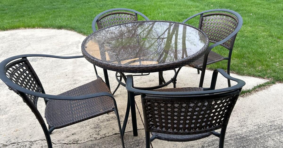 Patio table & 4 chairs for 50 in Thiensville, WI For Sale & Free