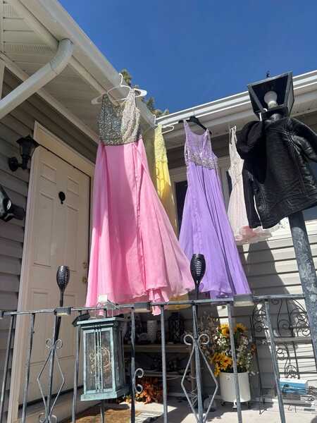 Elegant Evening Dresses For $50 In Pocatello, ID | For Sale & Free Nextdoor Elegant Evening Dresses For $50 In Pocatello, ID | For Sale & Free Nextdoor