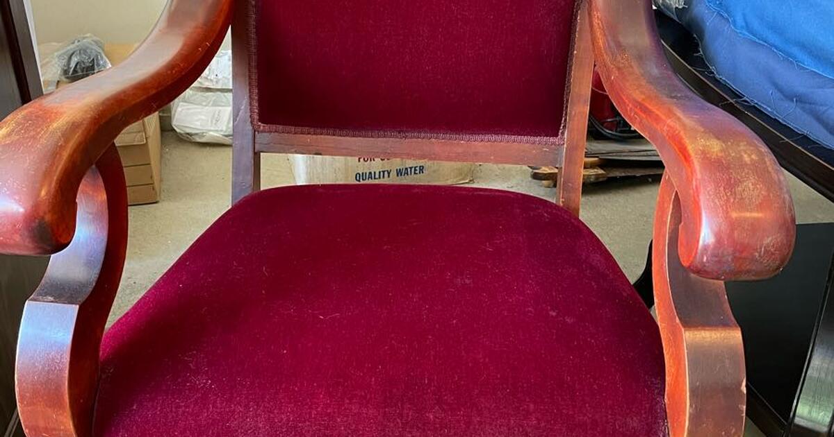 Big neighborhood garage sale. ThursdaySaturday.121st& Antioch