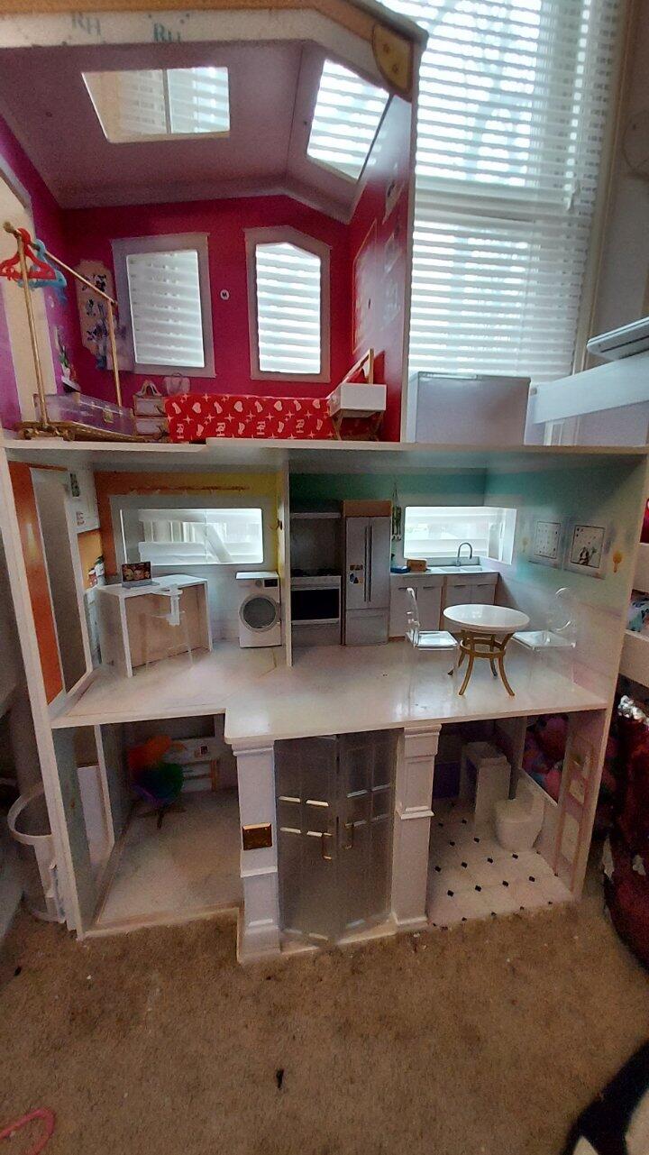 Rainbow High Townhouse 3Story Wood Dollhouse Playset for 90 in