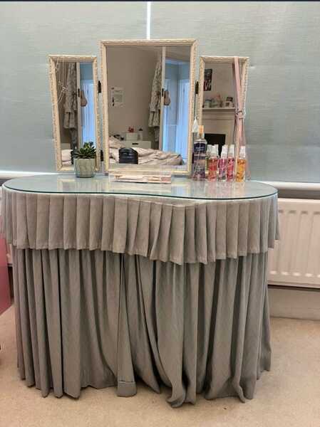 Vintage Kidney Shaped Dressing Table With Triple Mirror & Two Drawers Storage For 35 In Reigate, Engl& | For Sale & Free Nextdoor Vintage Kidney Shaped Dressing Table With Triple Mirror & Two Drawers Storage For 35 In Reigate, Engl& | For Sale & Free Nextdoor