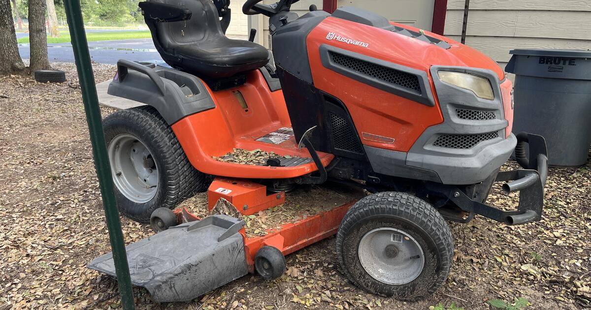 2012 Husqvarna lawn mower for 400 in Granbury, TX For Sale & Free