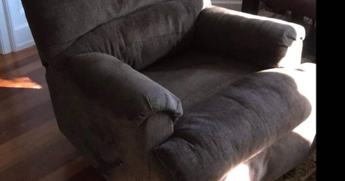 Recliner for 70 in Fort Myers Beach, FL For Sale & Free — Nextdoor